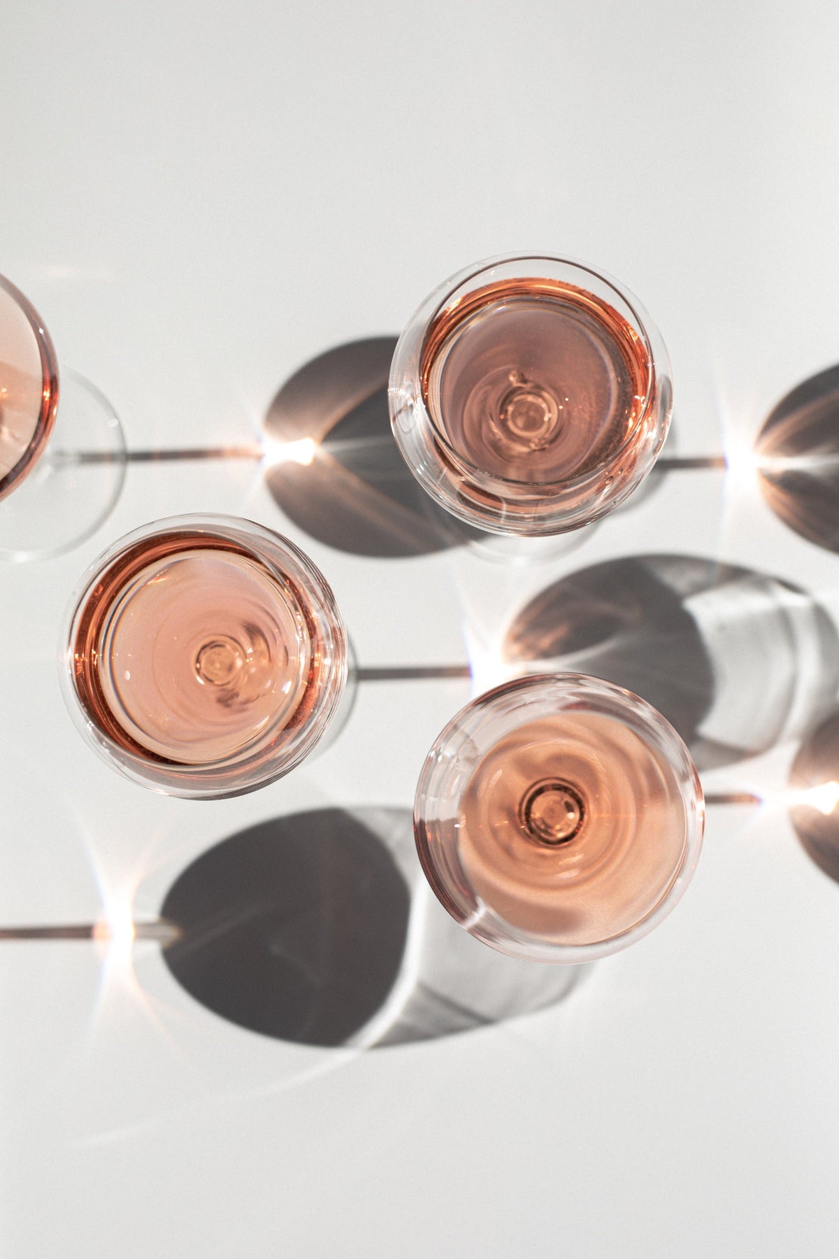 Gläser mit Roséwein